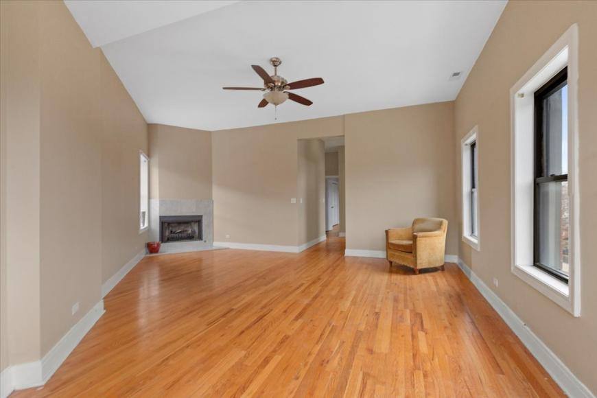 Apartment for rent at 1046 N Milwaukee Ave #3, Chicago, IL 60642