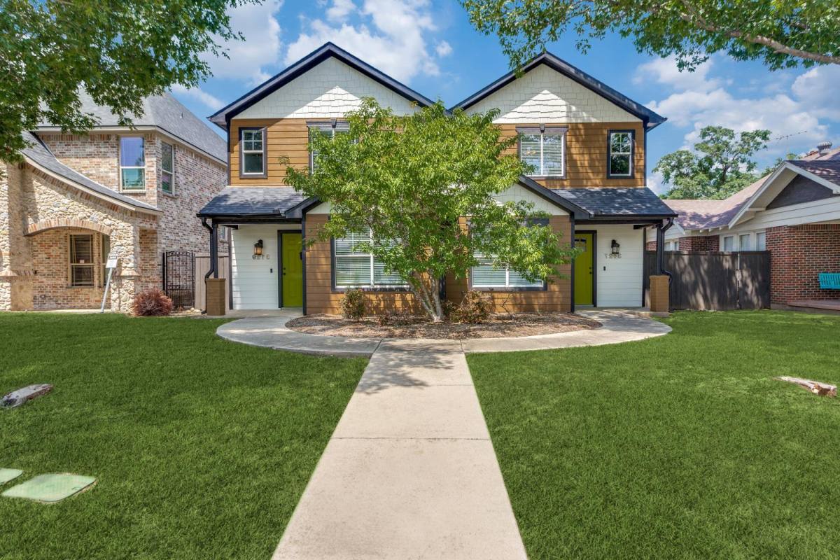 Townhouse for rent at Bluebonnet Place, 3127 Lubbock Ave, Fort Worth, TX 76109