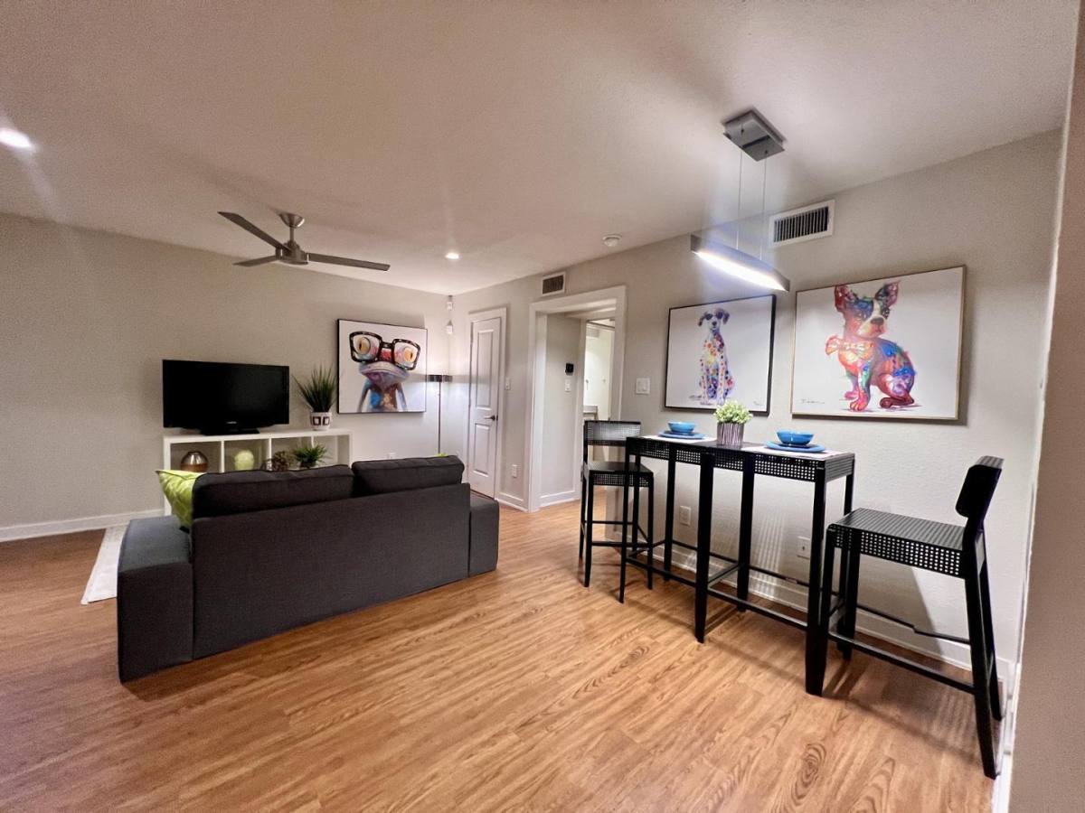 Apartment for rent at 2043 Sul Ross St, Houston, TX 77098