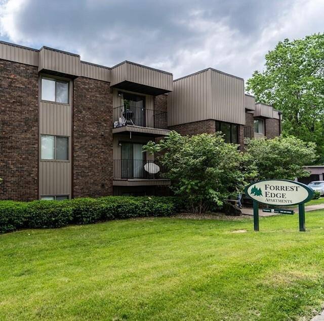 Apartment for rent at 2700 W Forrest Hill Ave #1, Peoria, IL 61604