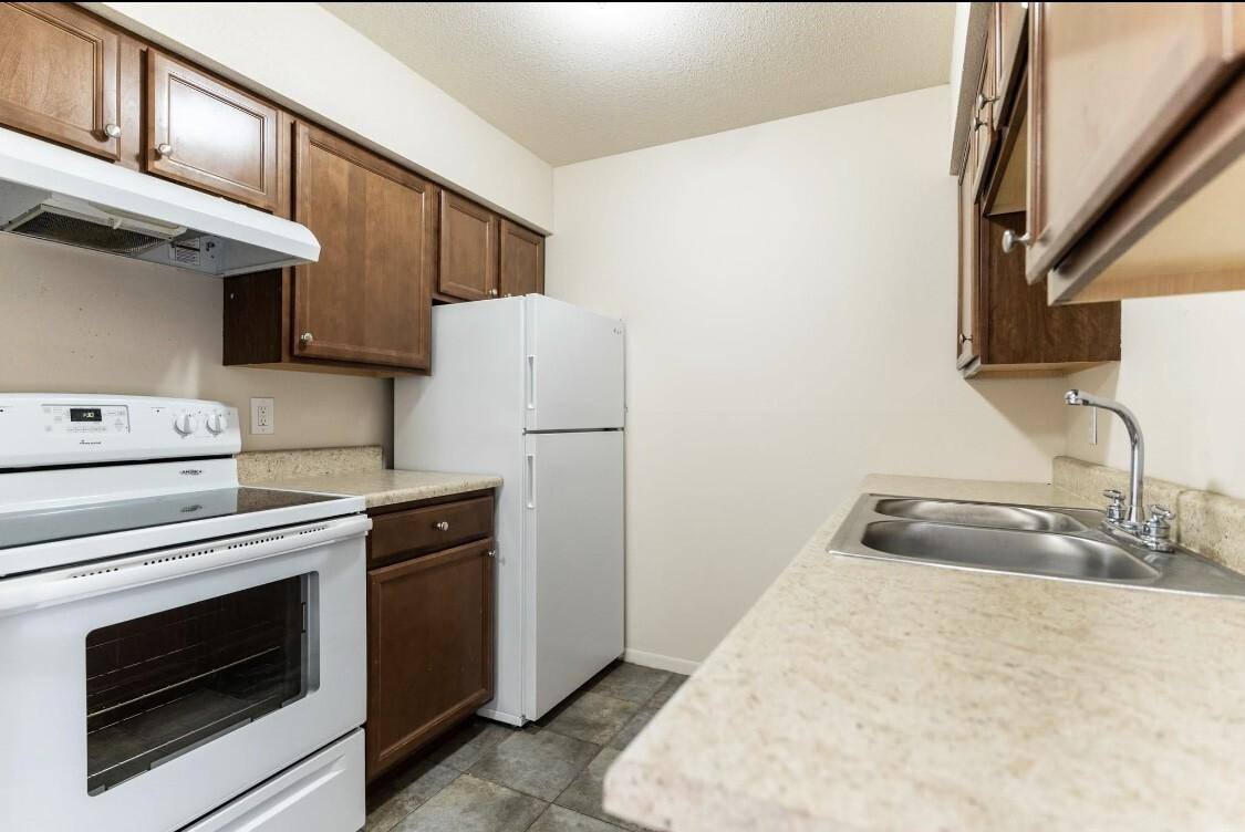 Apartment for rent at 2700 W Forrest Hill Ave #1, Peoria, IL 61604