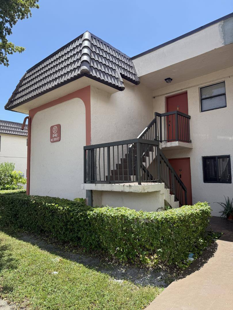 Apartment for rent at 842 NE 209th St #201, Miami, FL 33179