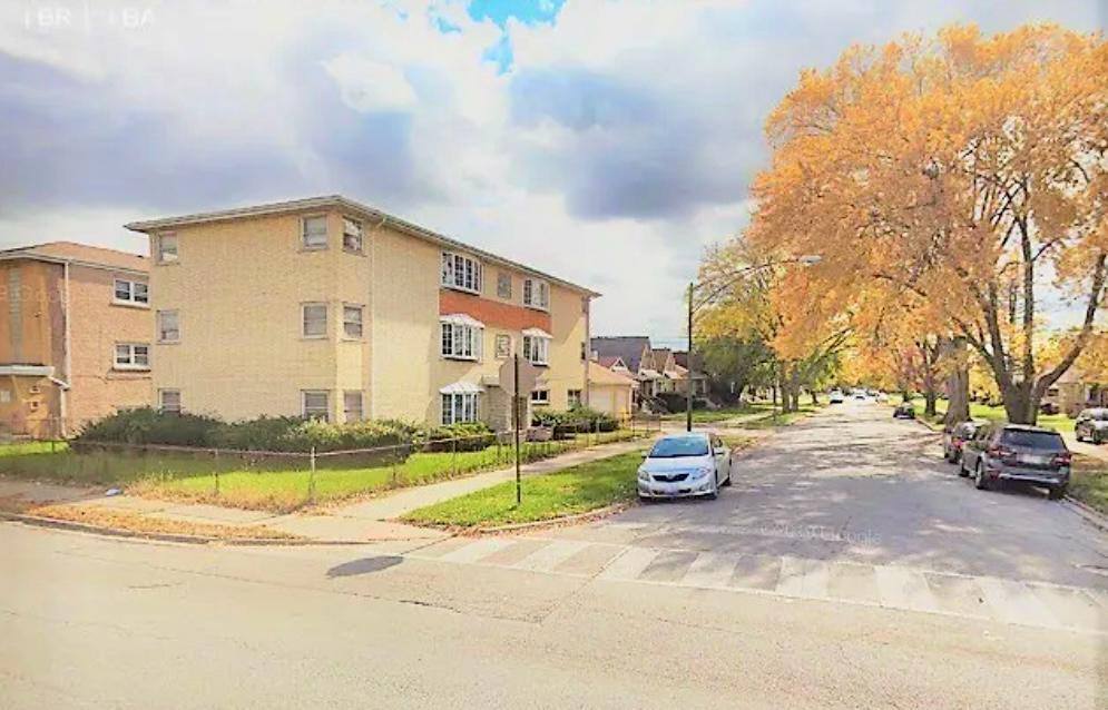Apartment for rent at 7901 S Sacramento Ave #1S, Chicago, IL 60652