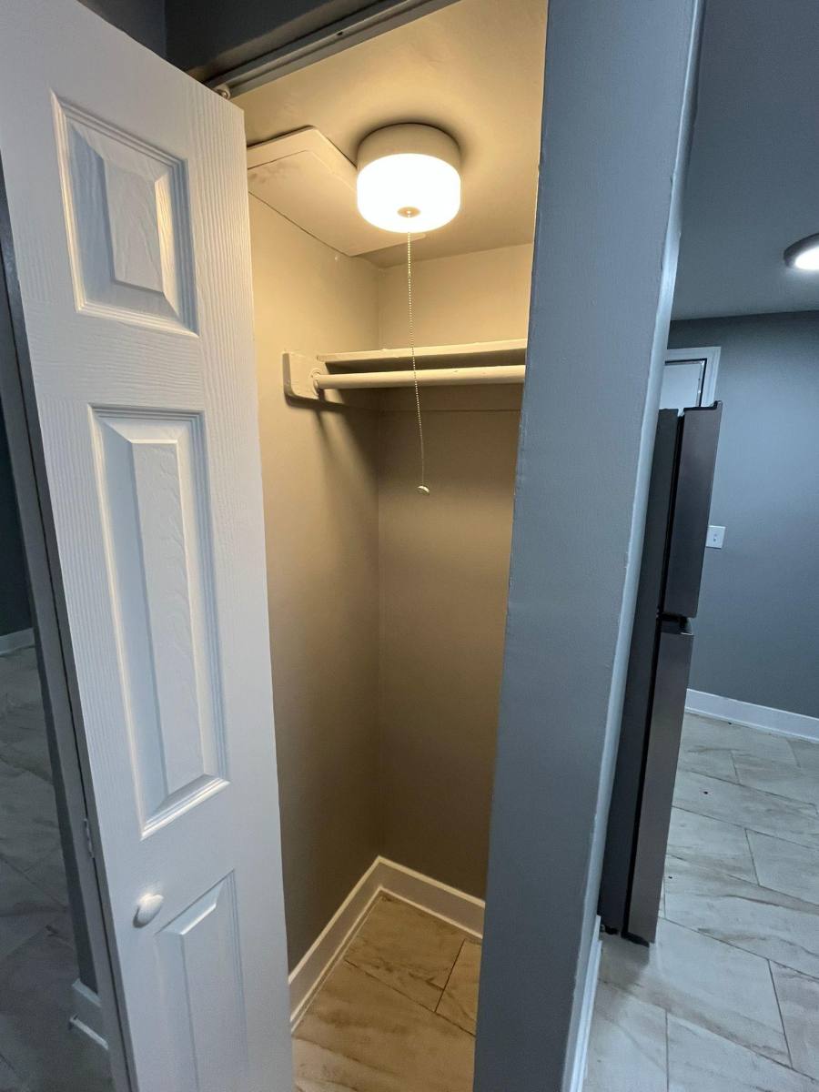 Apartment for rent at 821 E 46th St #10, Chicago, IL 60653