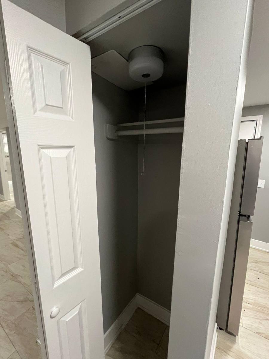Apartment for rent at 821 E 46th St #10, Chicago, IL 60653