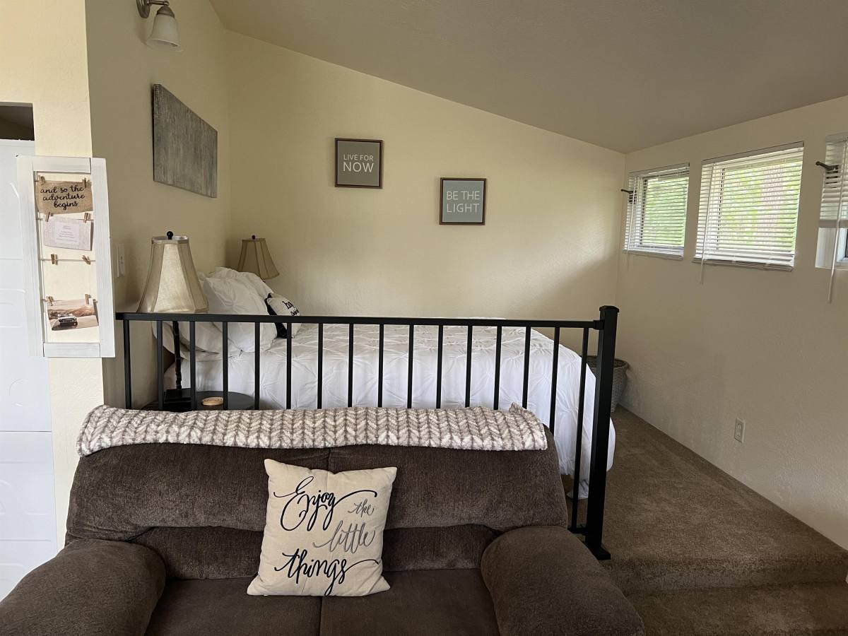 House for rent at 8401 Riverbanks Rd, Grants Pass, OR 97527