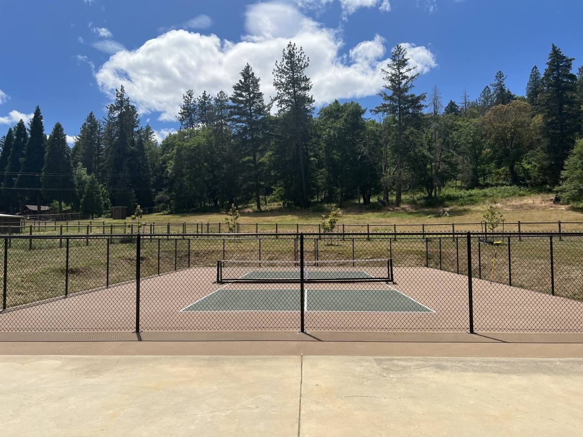 House for rent at 8401 Riverbanks Rd, Grants Pass, OR 97527