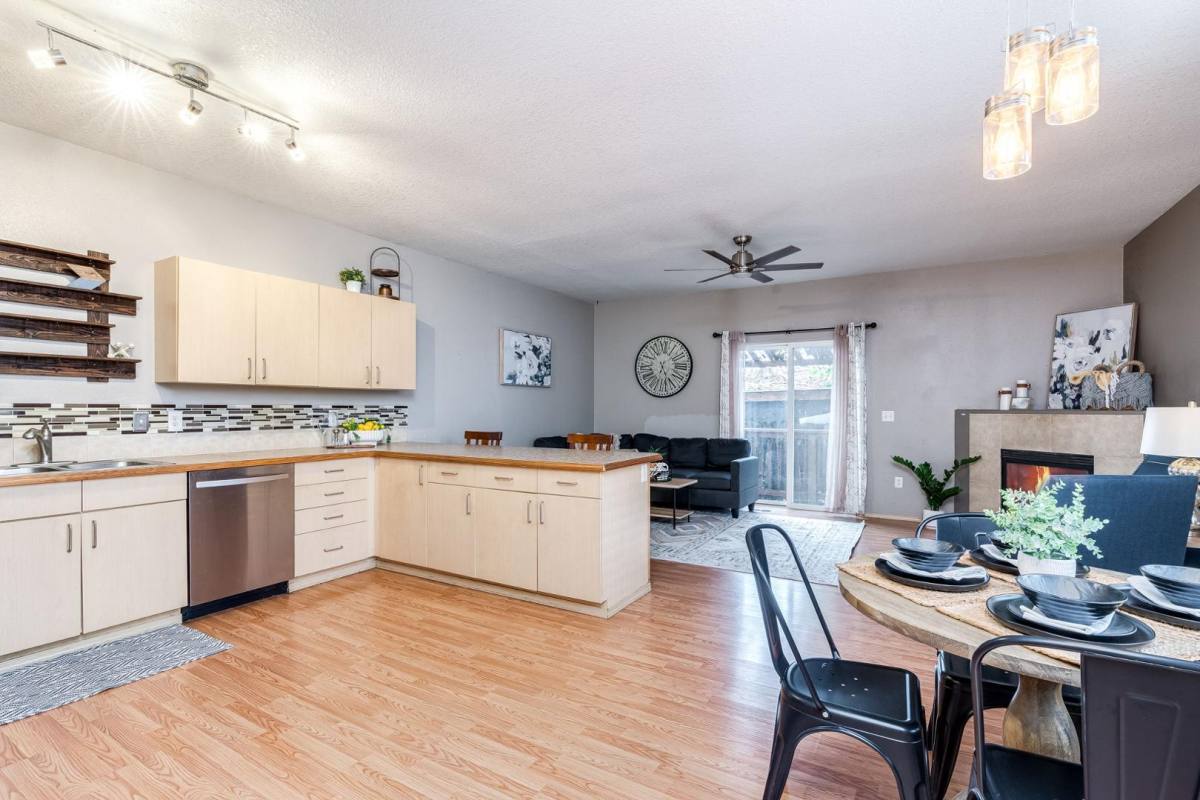 Townhouse for rent at 4904 SE 122nd Ave, Portland, OR 97236