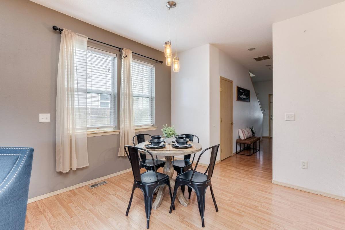 Townhouse for rent at 4904 SE 122nd Ave, Portland, OR 97236