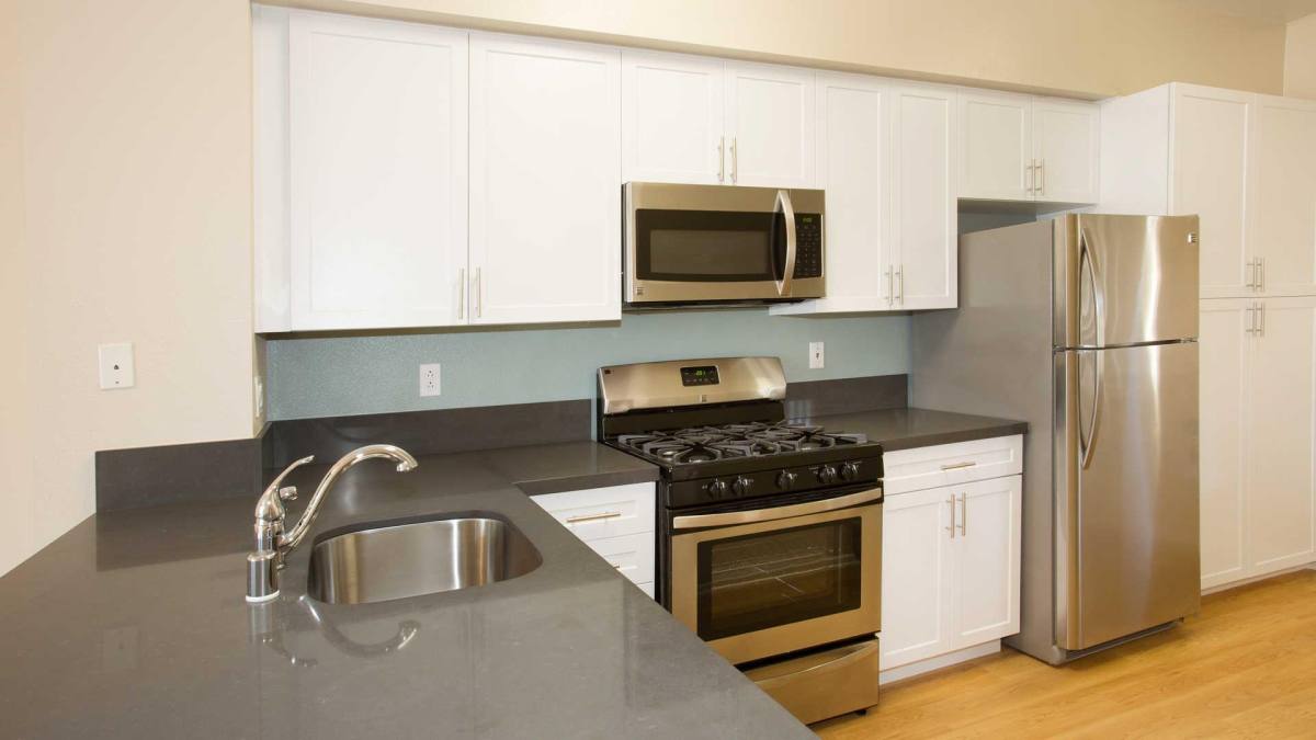Apartment for rent at Bay Hill, 3801 E Pacific Coast Highway 002-105, Long Beach, CA 90804