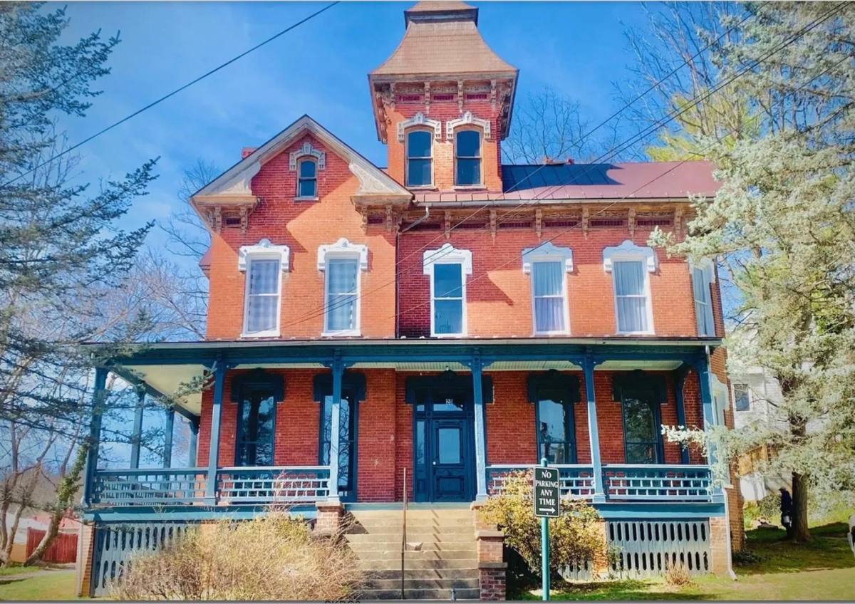 Apartment for rent at 20 N Jefferson St, Staunton, VA 24401