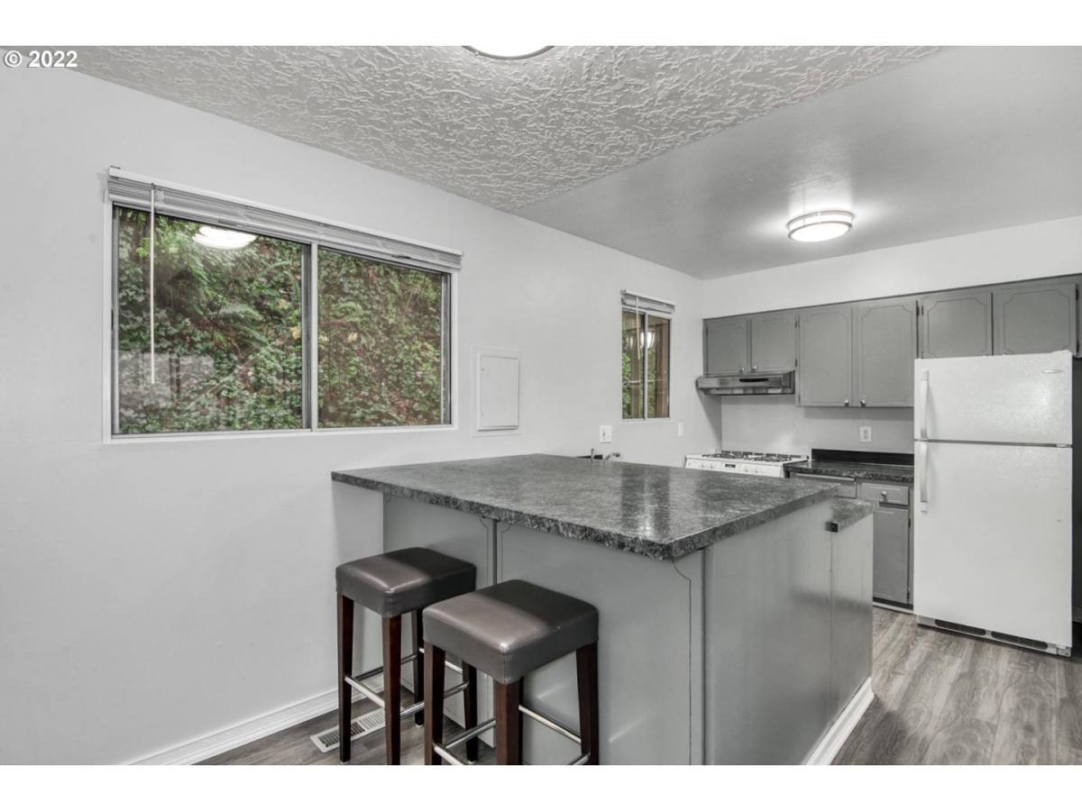 Condo for rent at 847 SW Broadway Dr #31, Portland, OR 97201