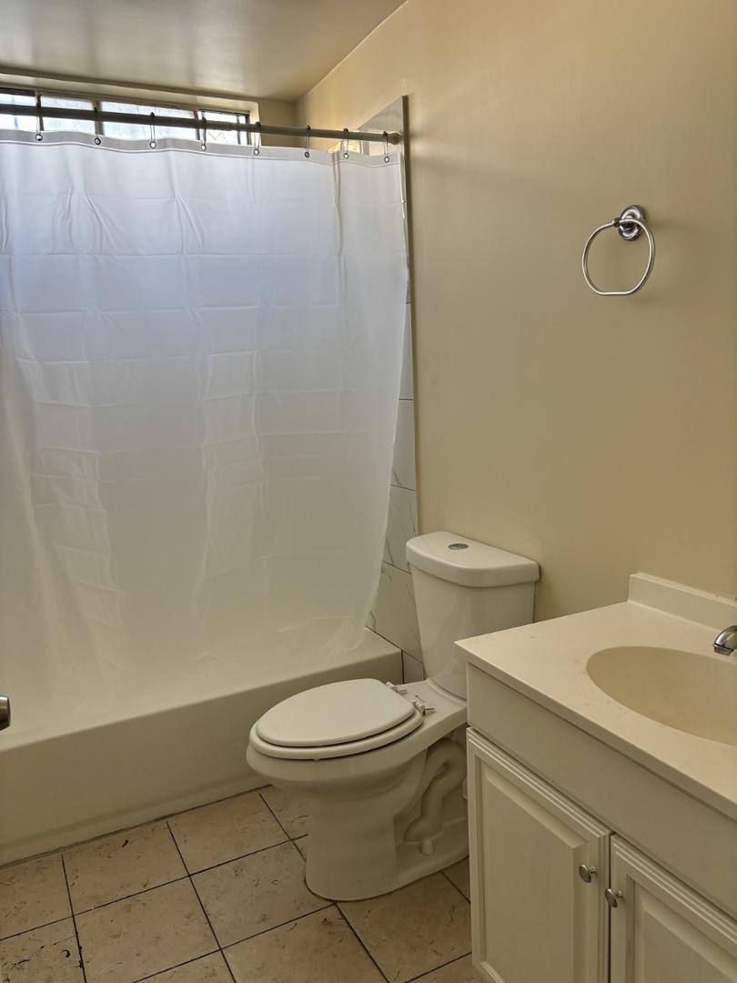 Apartment for rent at 9427 S Broadway #5, Los Angeles, CA 90003