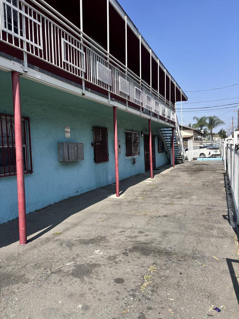 Apartment for rent at 113 W Century Red #2, Los Angeles, CA 90003