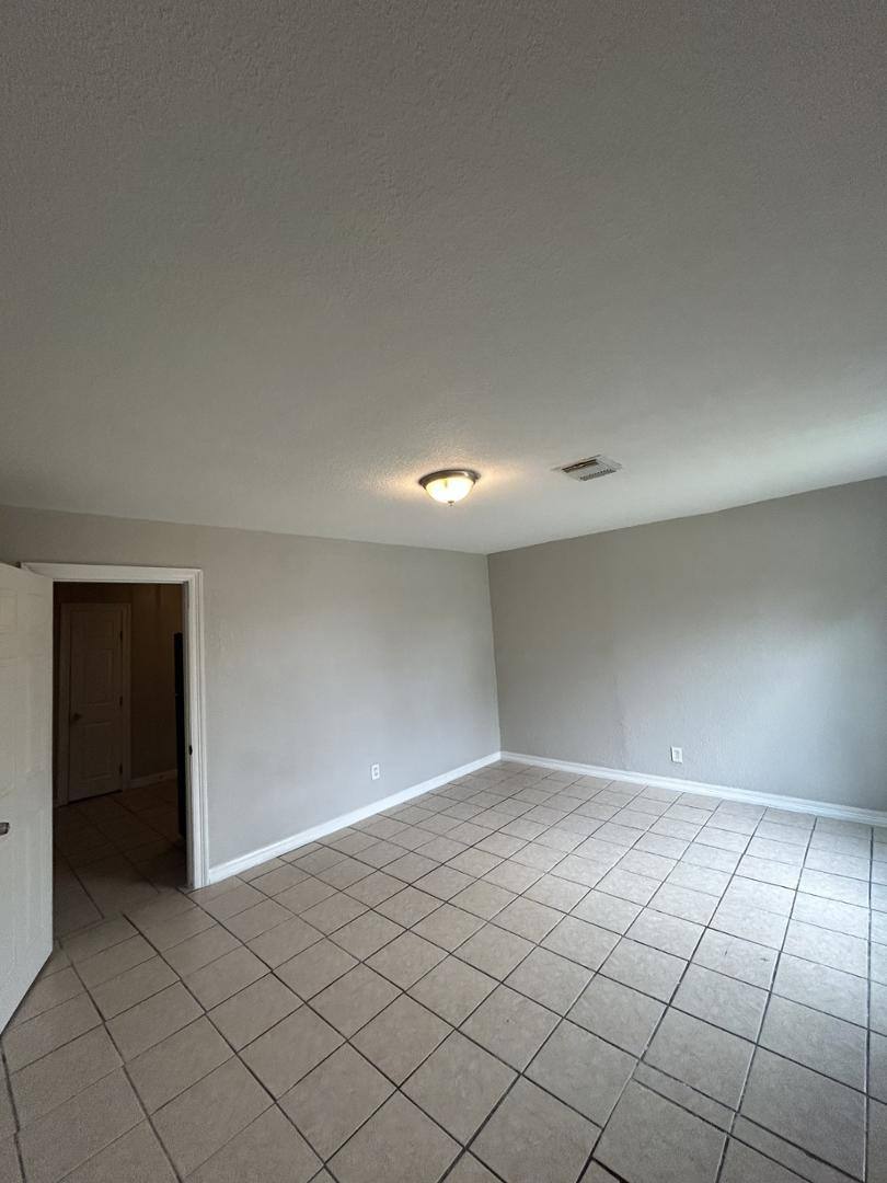 Apartment for rent at Little Farms, 301 W Austin #2, Pasadena, TX 77502