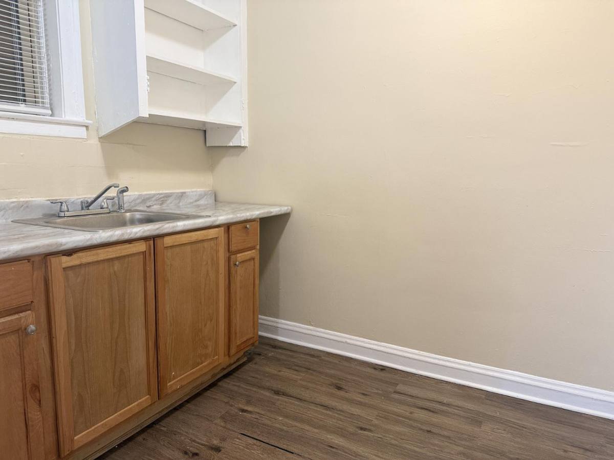Apartment for rent at 7105 S Champlain Ave, Chicago, IL 60619