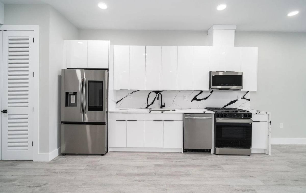 Apartment for rent at 187 Culver Ave, Jersey City, NJ 07305