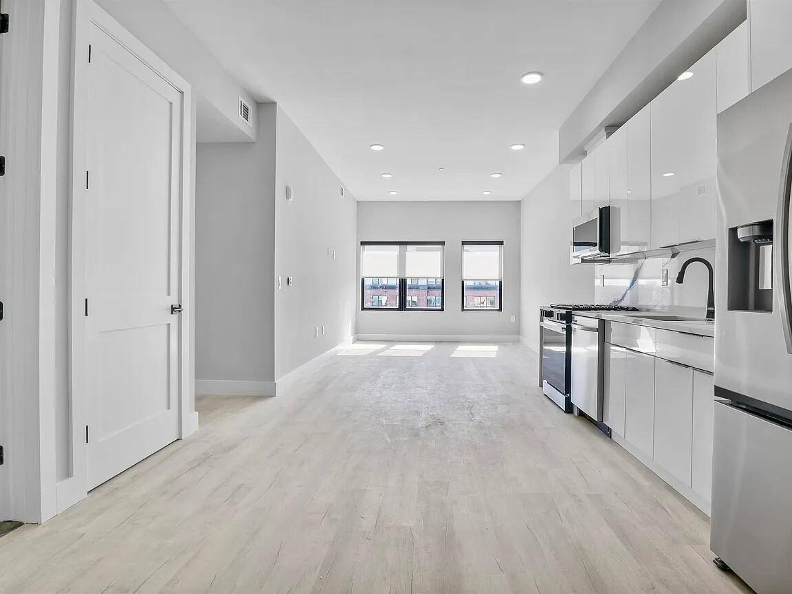 Apartment for rent at 187 Culver Ave, Jersey City, NJ 07305