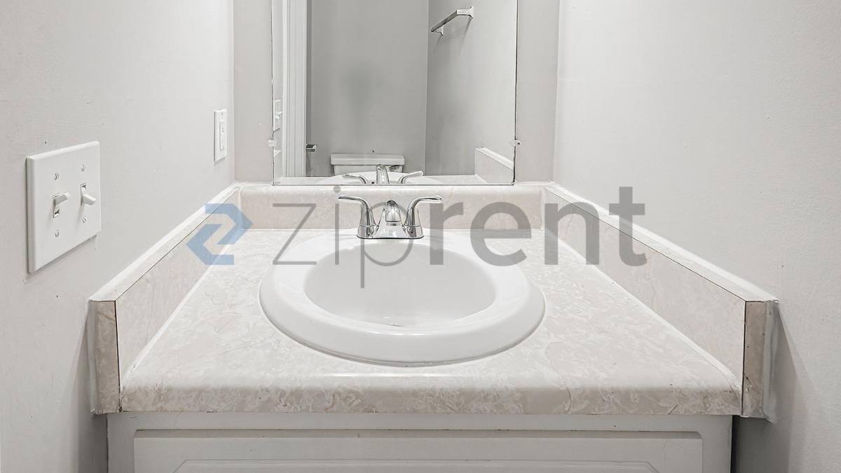 Apartment for rent at 815 Golf View Place E, Clarksville, TN 37043