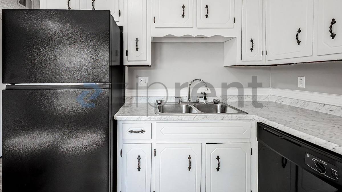 Apartment for rent at 815 Golf View Place E, Clarksville, TN 37043