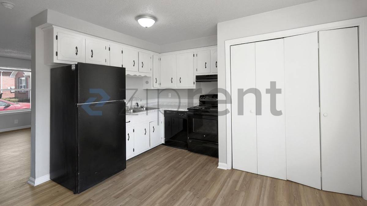 Apartment for rent at 815 Golf View Place E, Clarksville, TN 37043