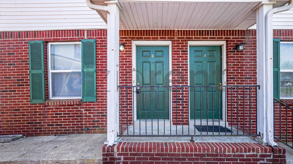 Apartment for rent at 815 Golf View Place E, Clarksville, TN 37043