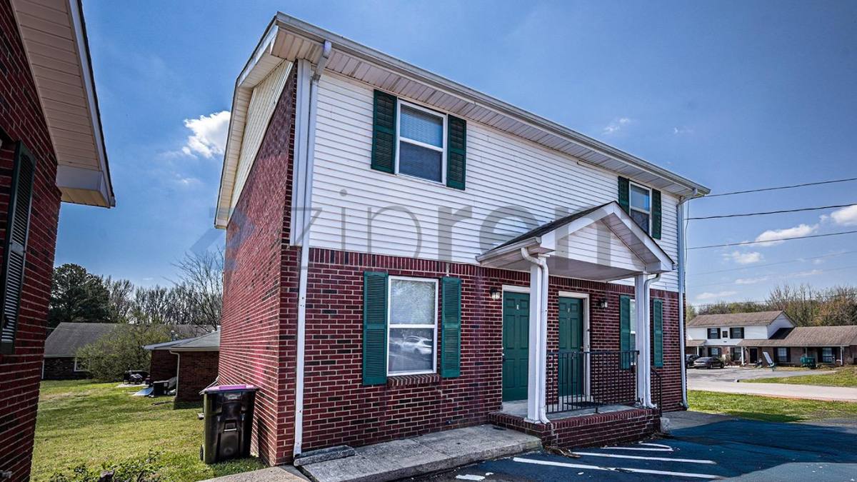 Apartment for rent at 815 Golf View Place E, Clarksville, TN 37043