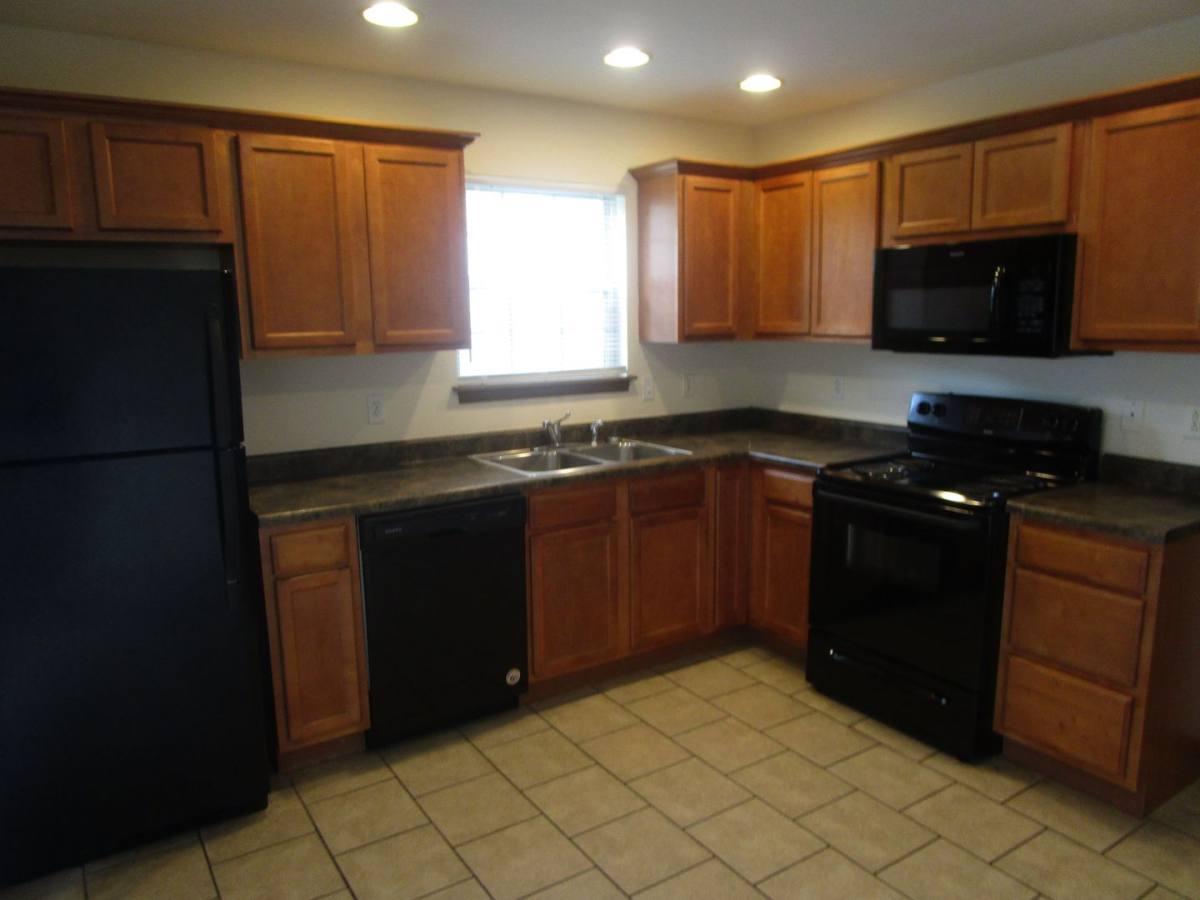 Apartment for rent at 605-607 Glenstone Dr, Columbia, MO 65201