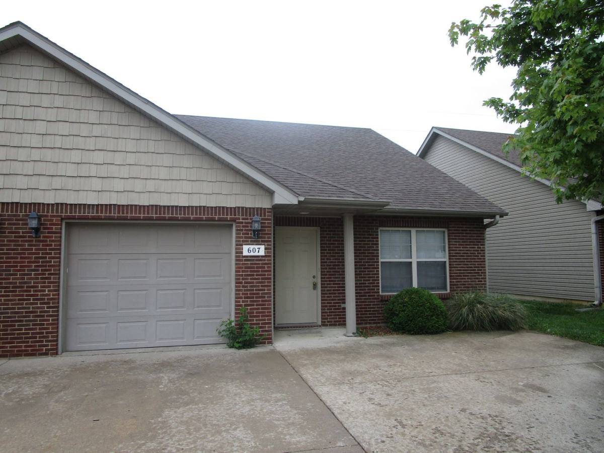 Apartment for rent at 605-607 Glenstone Dr, Columbia, MO 65201