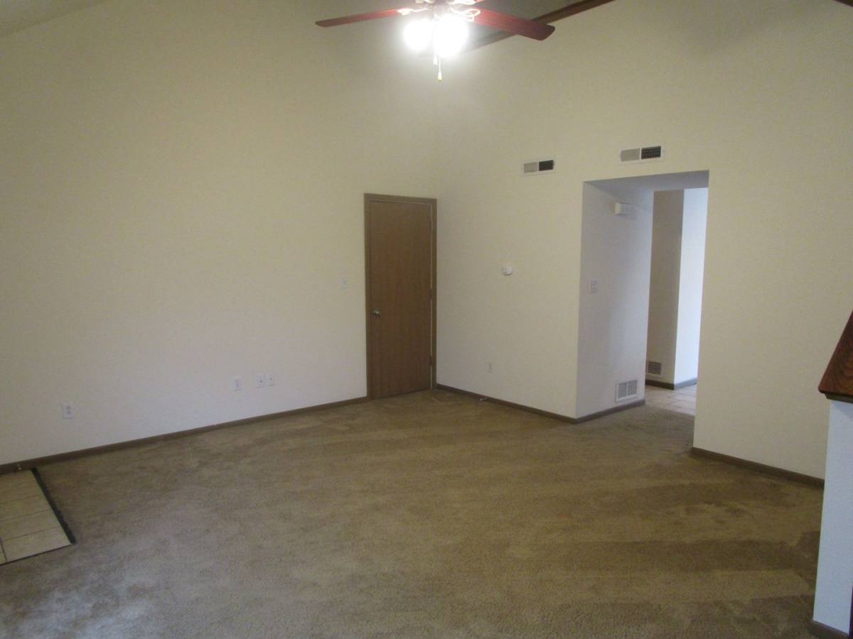 Apartment for rent at 605-607 Glenstone Dr, Columbia, MO 65201
