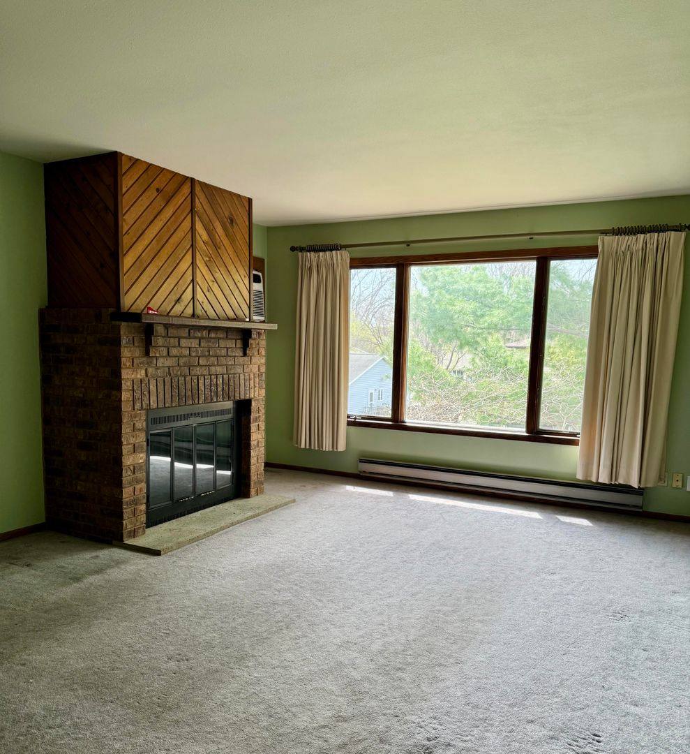 Apartment for rent at 606 Vilas St, Onalaska, WI 54650
