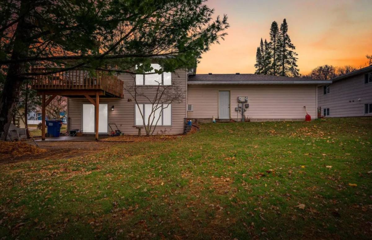 Apartment for rent at 606 Vilas St, Onalaska, WI 54650