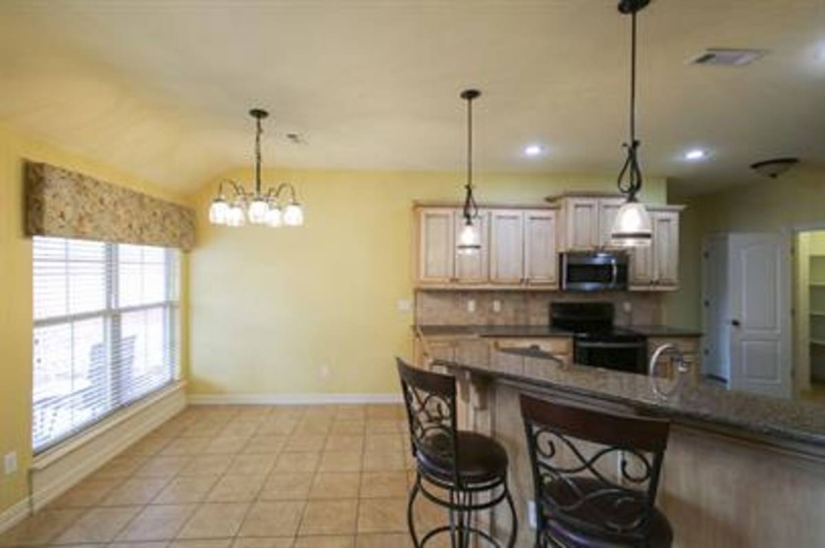 House for rent at 3200 SW Calm Ridge Rd, Bentonville, AR 72712