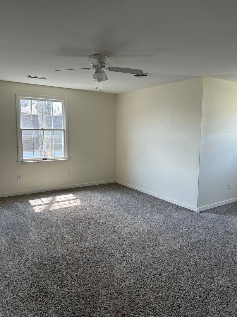 House for rent at 302 Salem Dr, Mascoutah, IL 62258