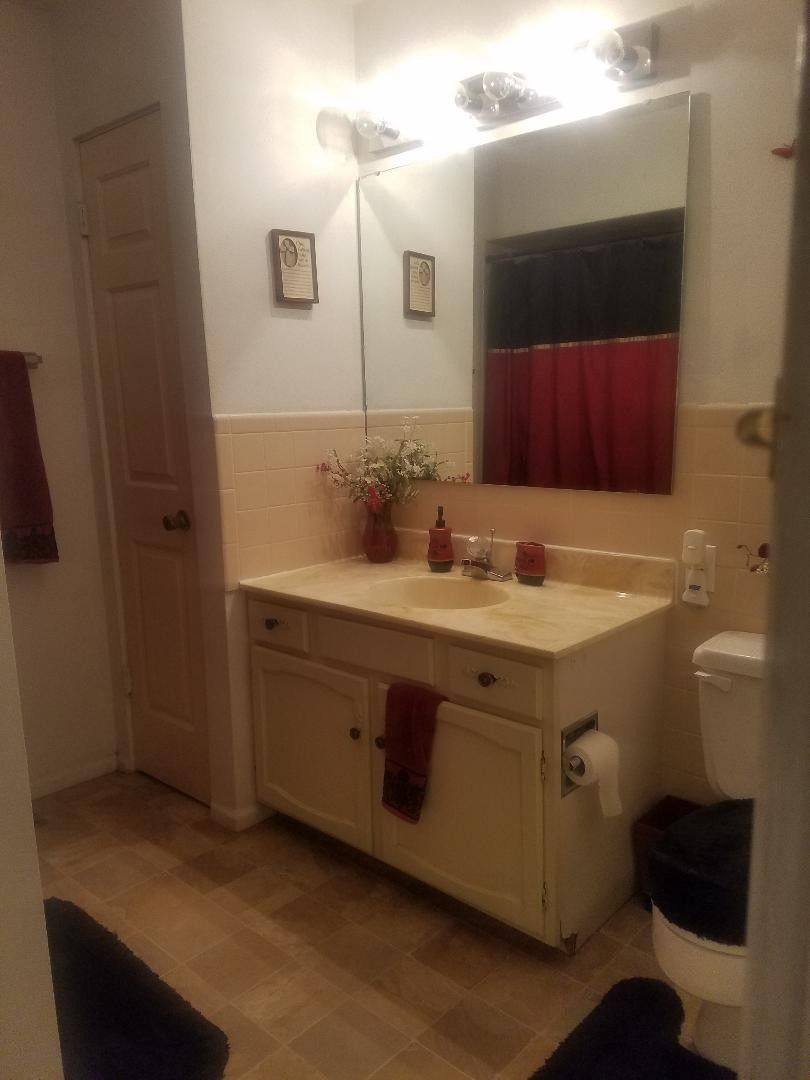 House for rent at 302 Salem Dr, Mascoutah, IL 62258