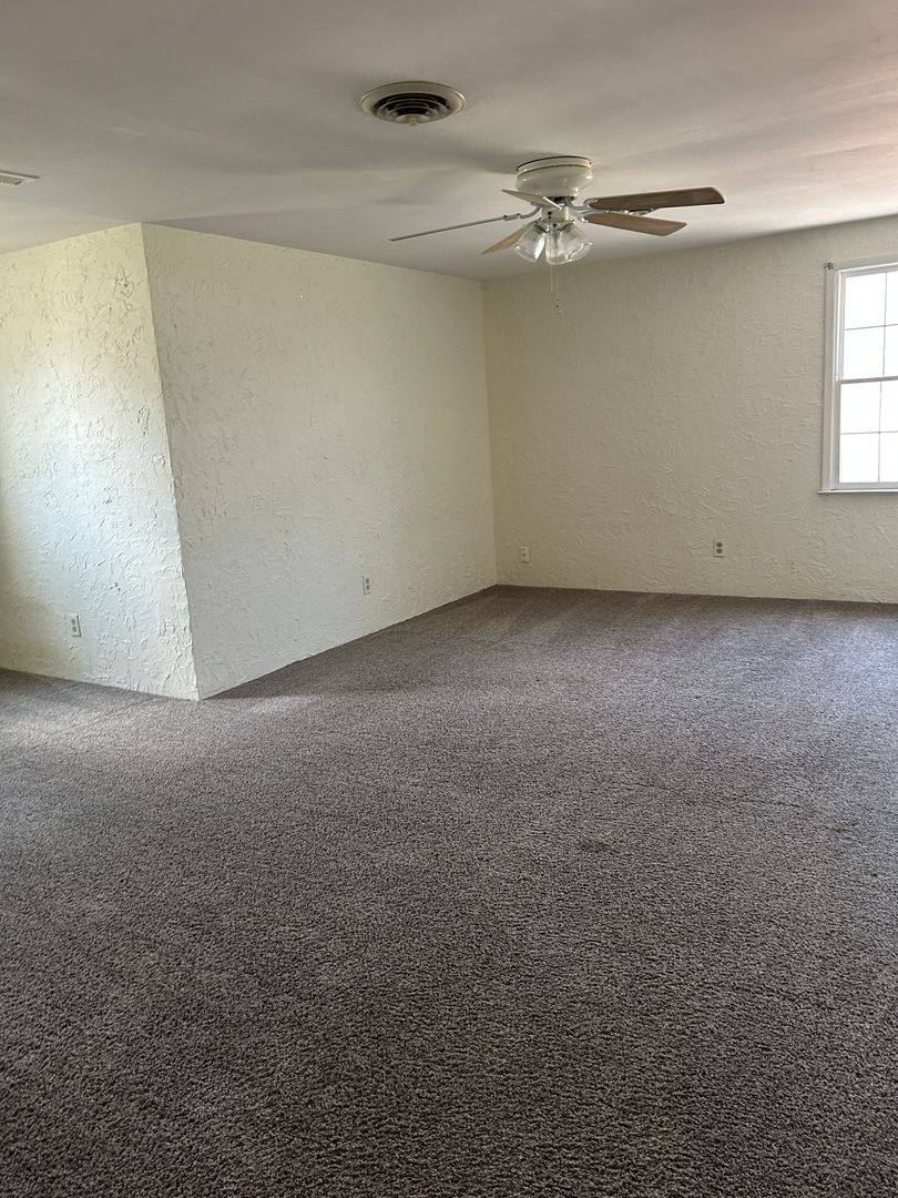 House for rent at 302 Salem Dr, Mascoutah, IL 62258