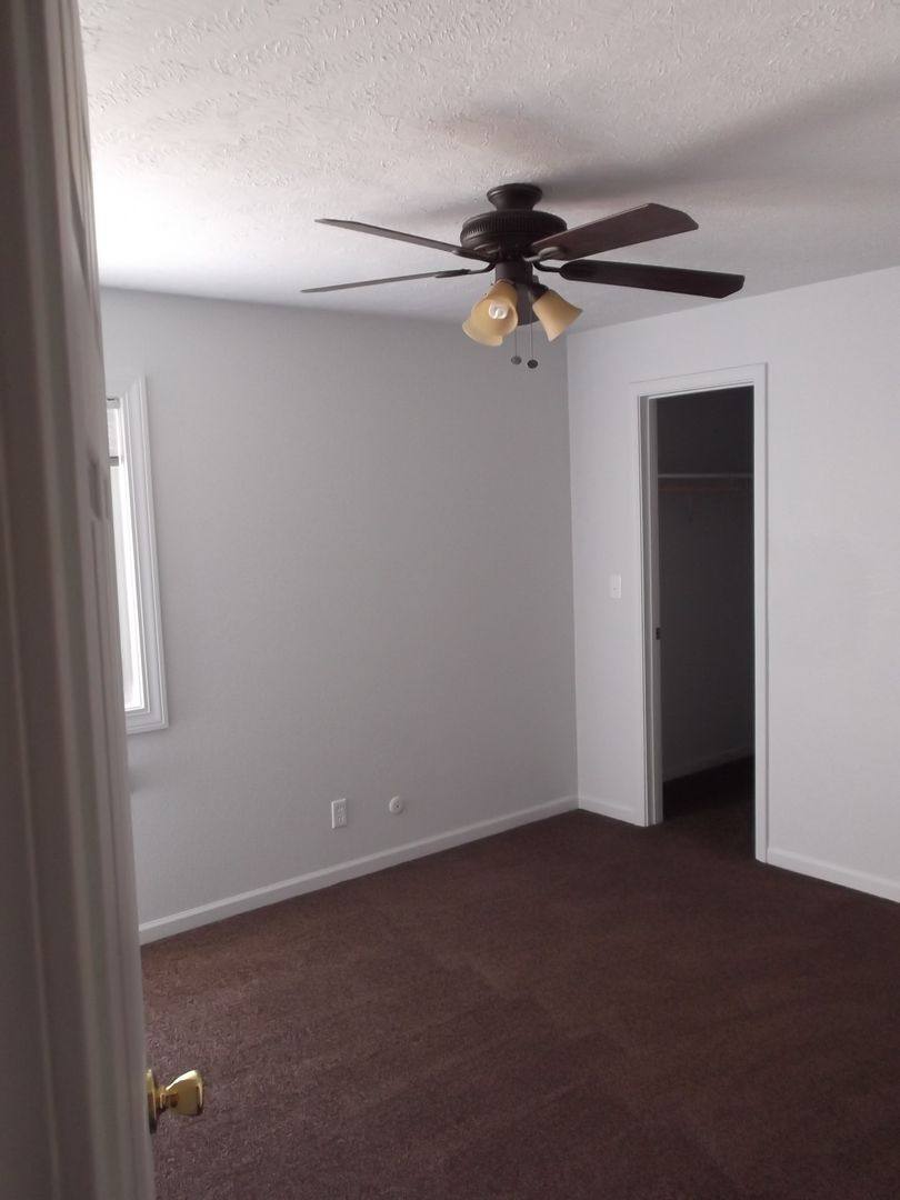 Apartment for rent at 711 Rockledge Rd, Lawrence, KS 66049