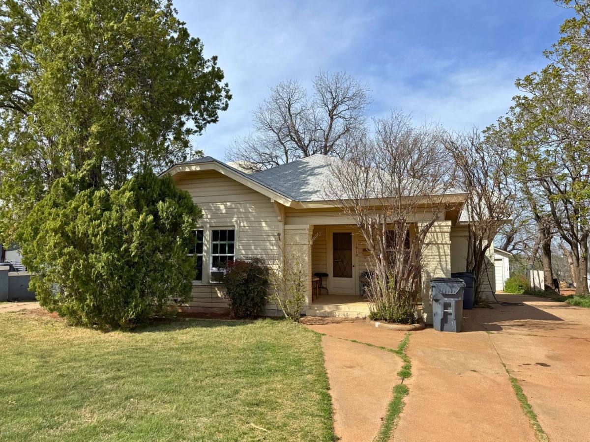 Apartment for rent at 1810 7th St, Wichita Falls, TX 76301