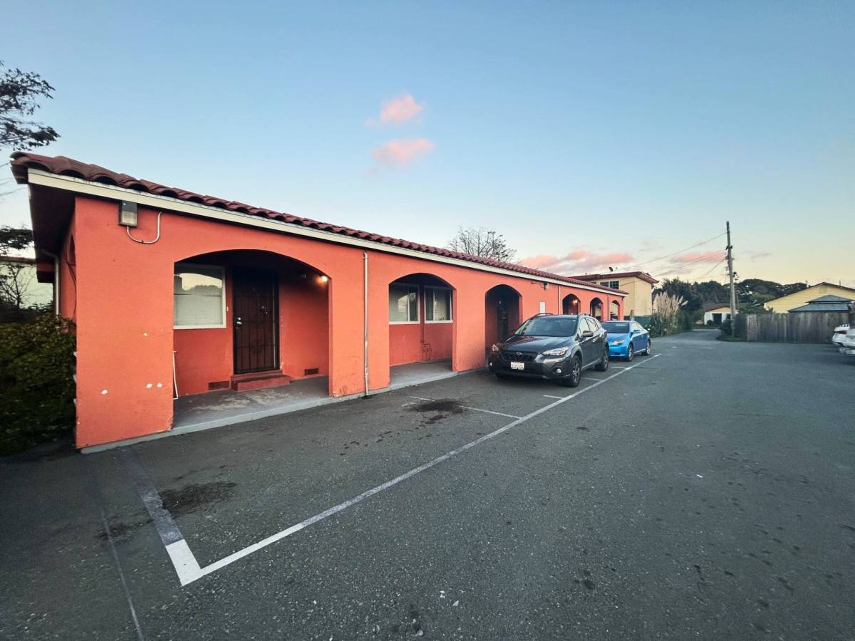 Apartment for rent at 945 S 45th St, Richmond, CA 94804