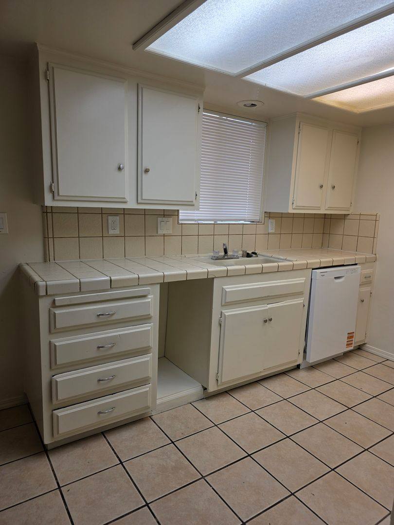 Apartment for rent at 4300 Isla Verde St, Bakersfield, CA 93301