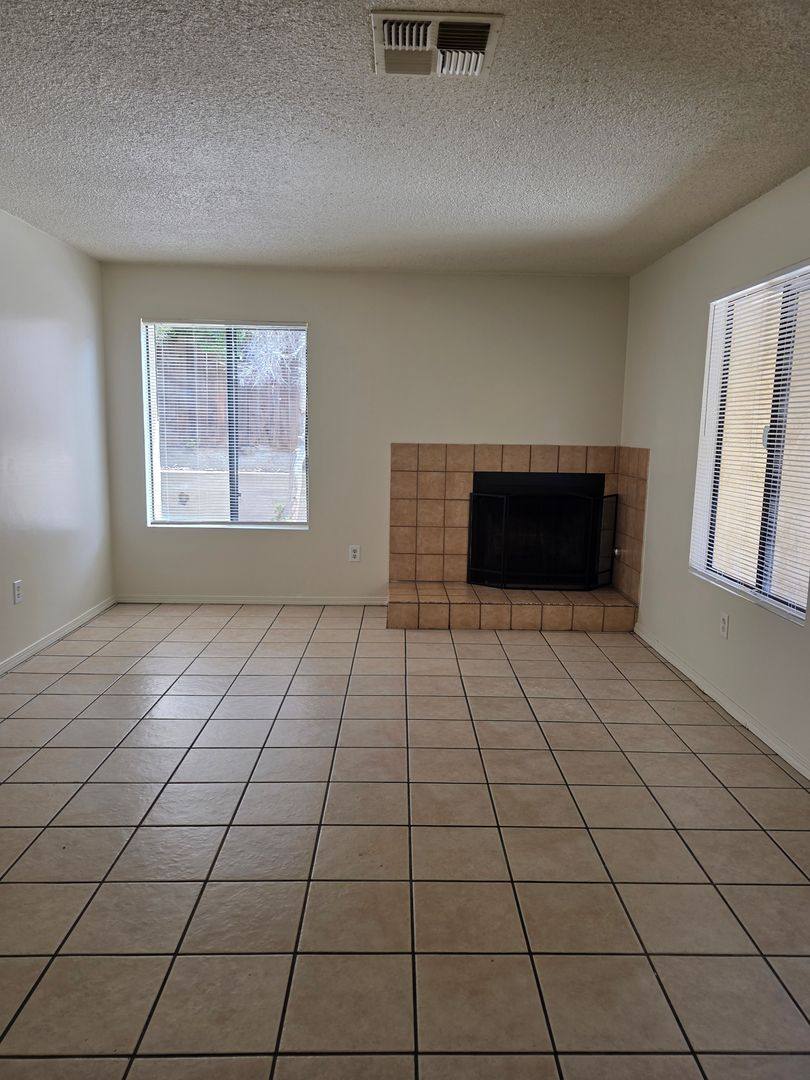 Apartment for rent at 4300 Isla Verde St, Bakersfield, CA 93301