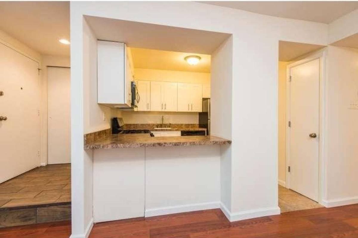 Apartment for rent at 326 Hermit St, Philadelphia, PA 19128