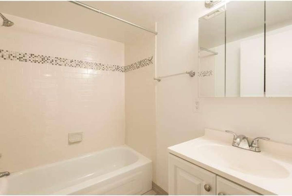 Apartment for rent at 326 Hermit St, Philadelphia, PA 19128