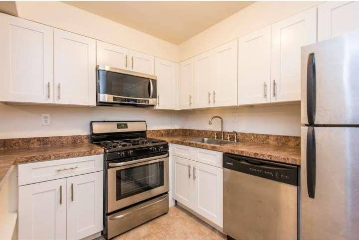 Apartment for rent at 326 Hermit St, Philadelphia, PA 19128