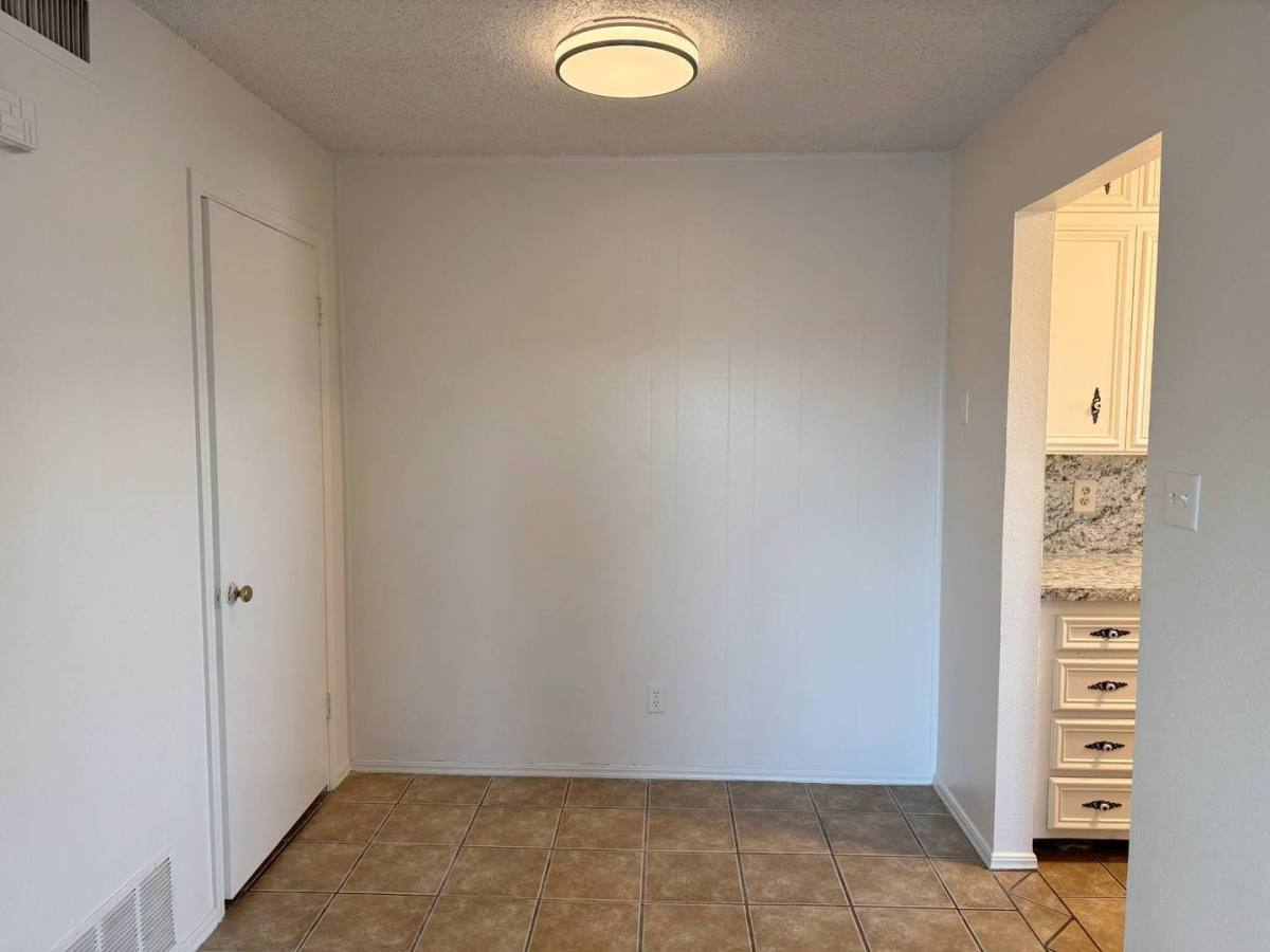 Apartment for rent at 1611 Bell St, Wichita Falls, TX 76309
