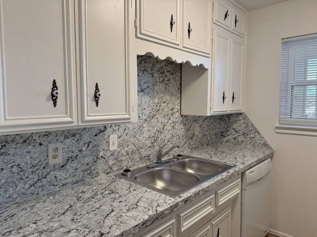 Apartment for rent at 1611 Bell St, Wichita Falls, TX 76309