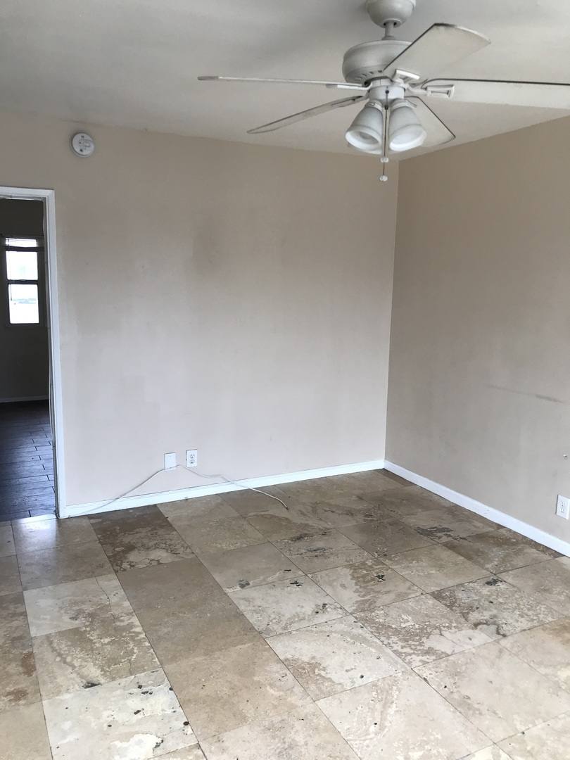 Apartment for rent at 607 E 81st St, Los Angeles, CA 90001