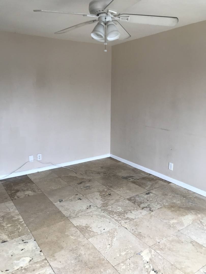 Apartment for rent at 607 E 81st St, Los Angeles, CA 90001