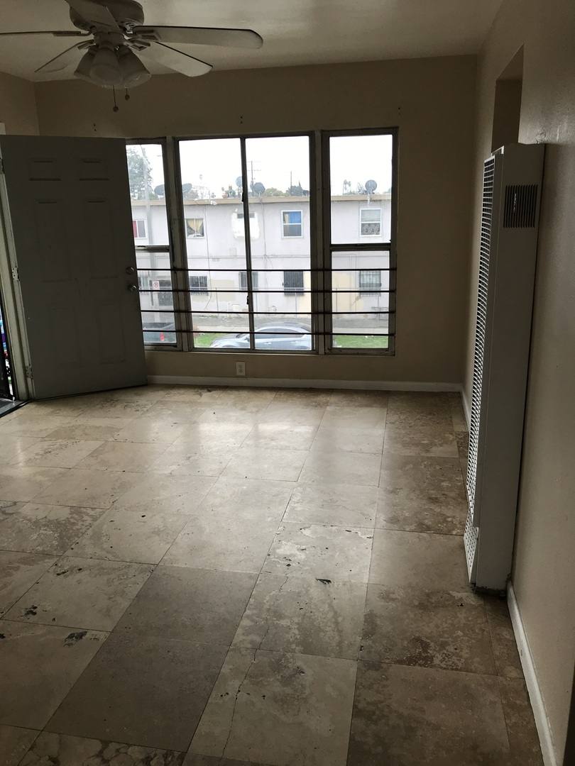Apartment for rent at 607 E 81st St, Los Angeles, CA 90001