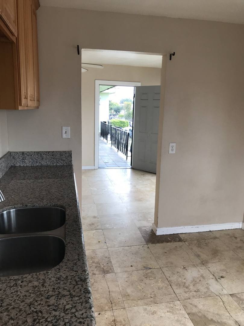 Apartment for rent at 607 E 81st St, Los Angeles, CA 90001